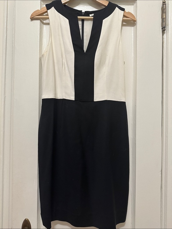 Banana Republic Dresses & Skirts - Banana Republic Black and White Mini Dress